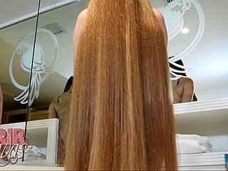 naakt rondborstige blonde langharig milf leona vooruit shampoo