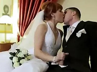 Dishearten mariée rousse se fait dp'd le jour de lady mariage